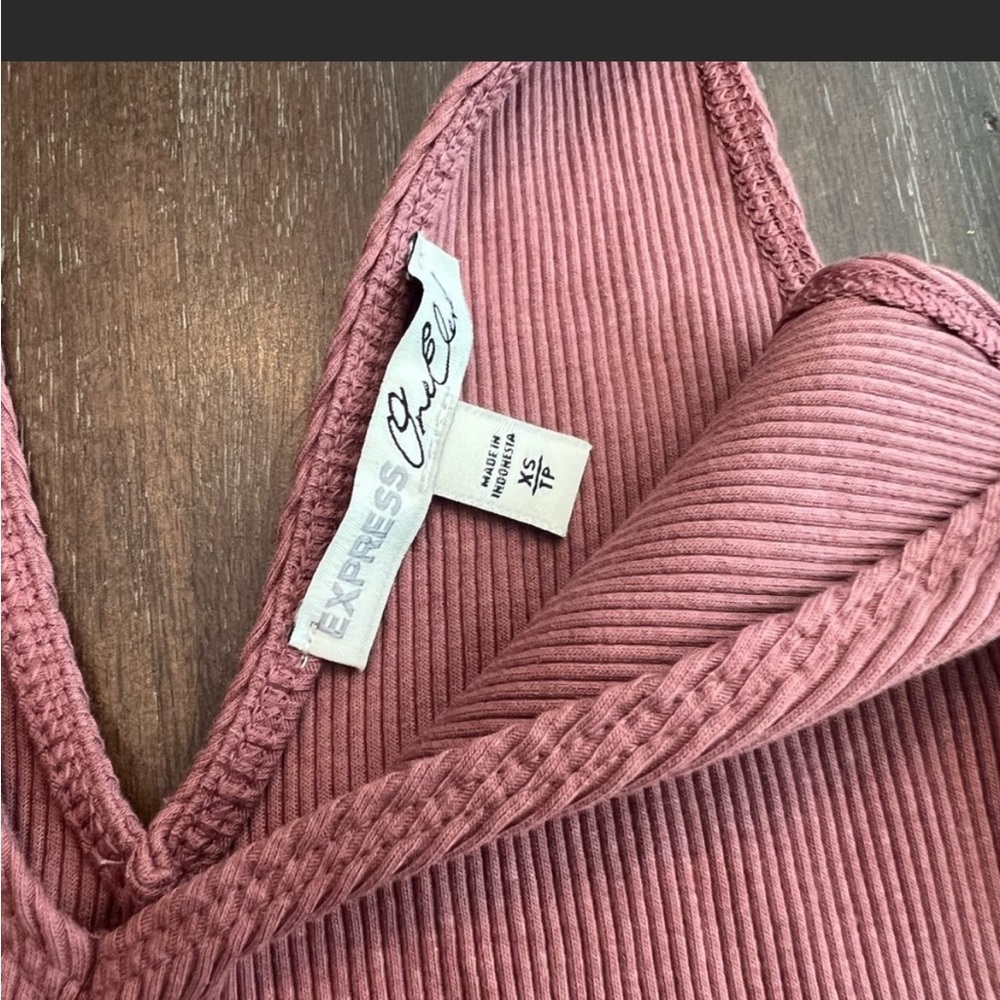 EXPRESS Tank Top - Picture 2 of 3